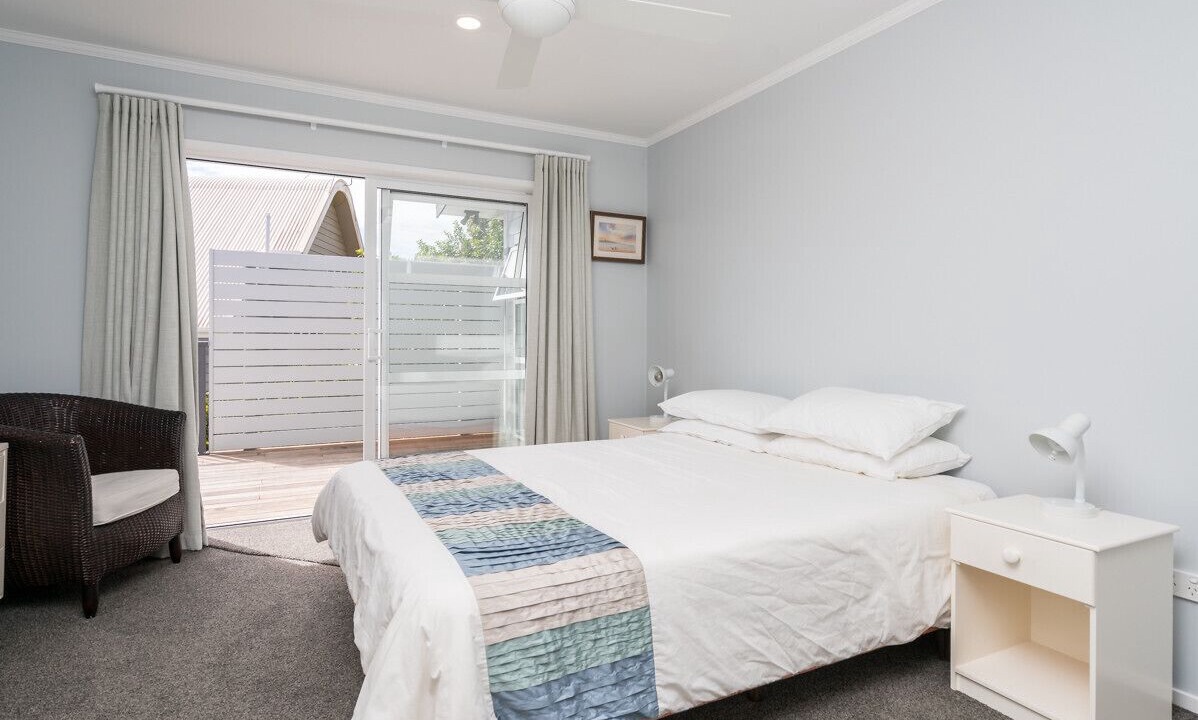 Photo of Bedroom in Langs Beach