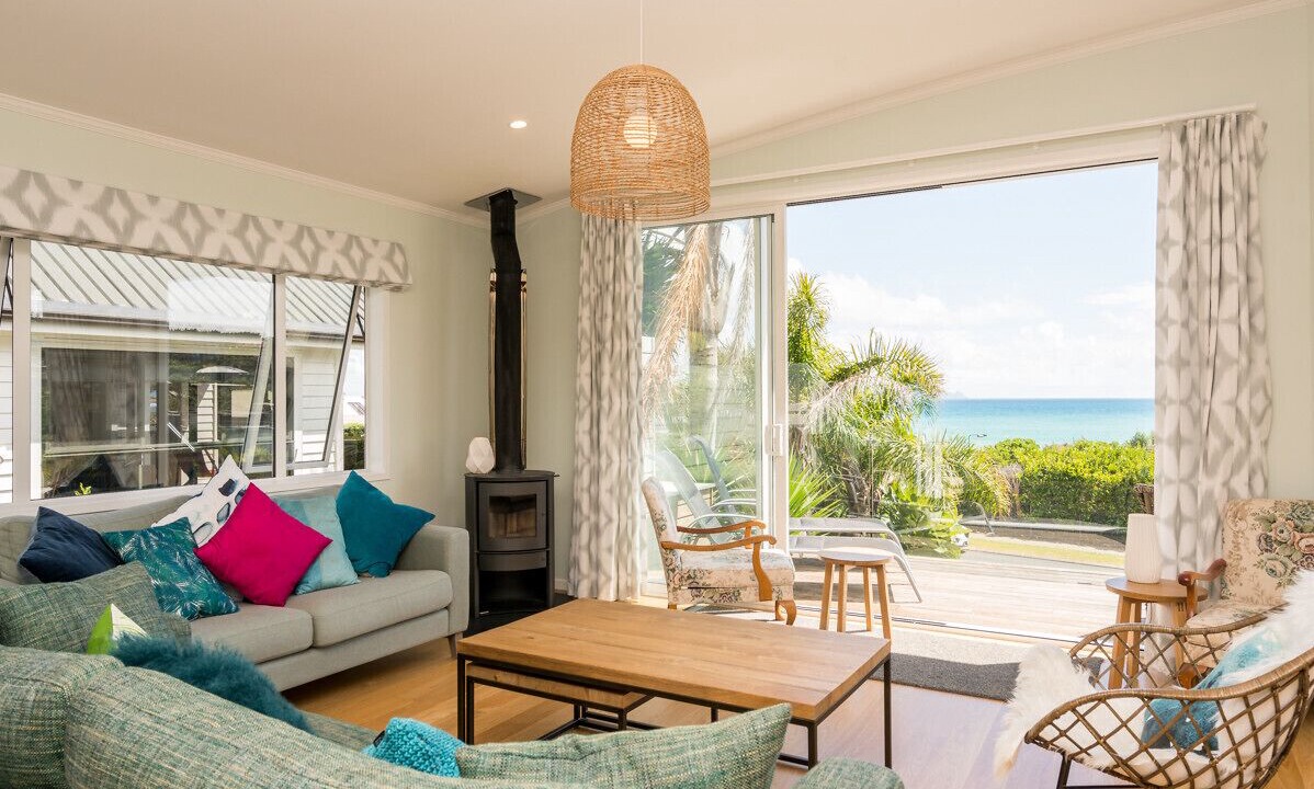 Photo of Livingroom in Langs Beach