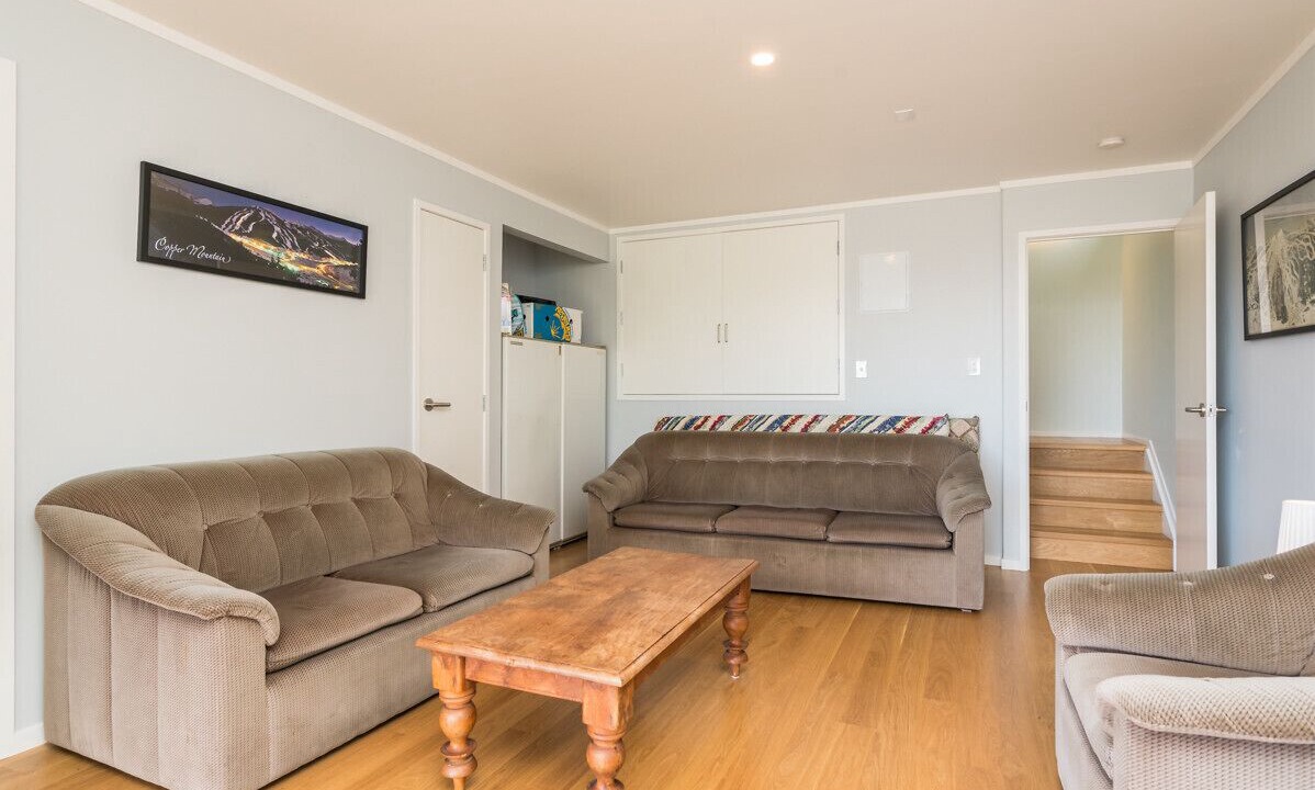 Photo of Livingroom in Langs Beach