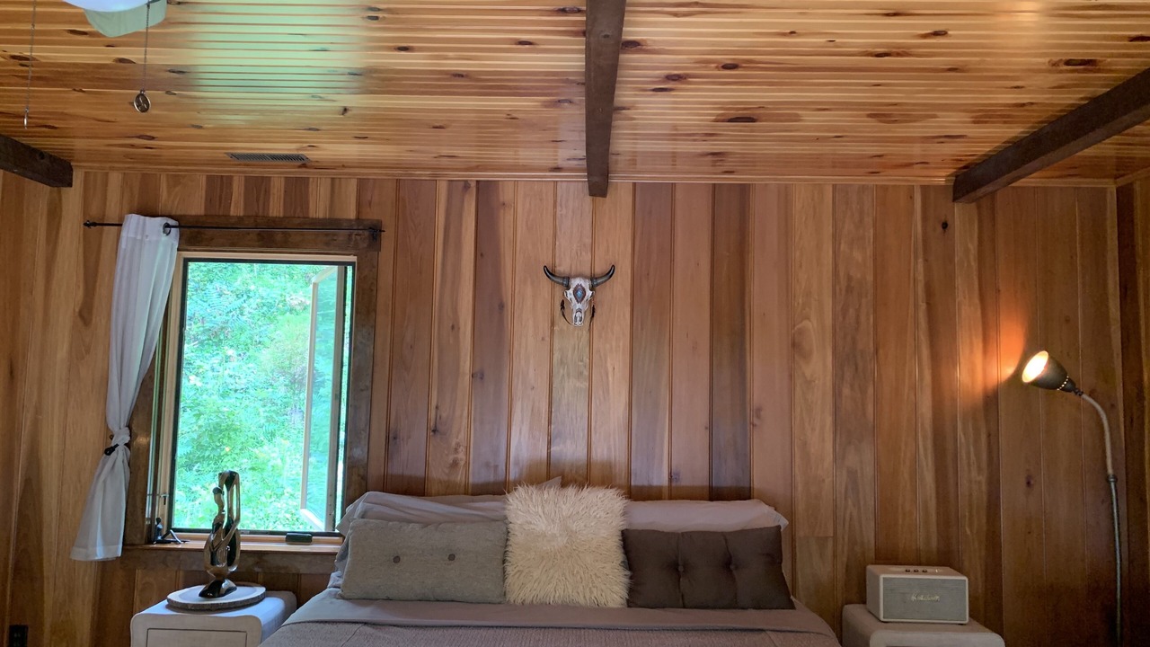 Photo of Bedroom in Roseland