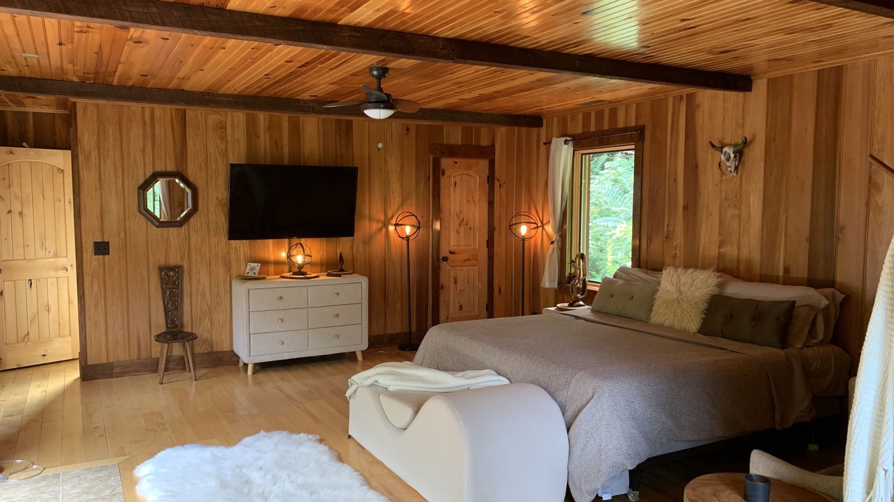 Photo of Bedroom in Roseland