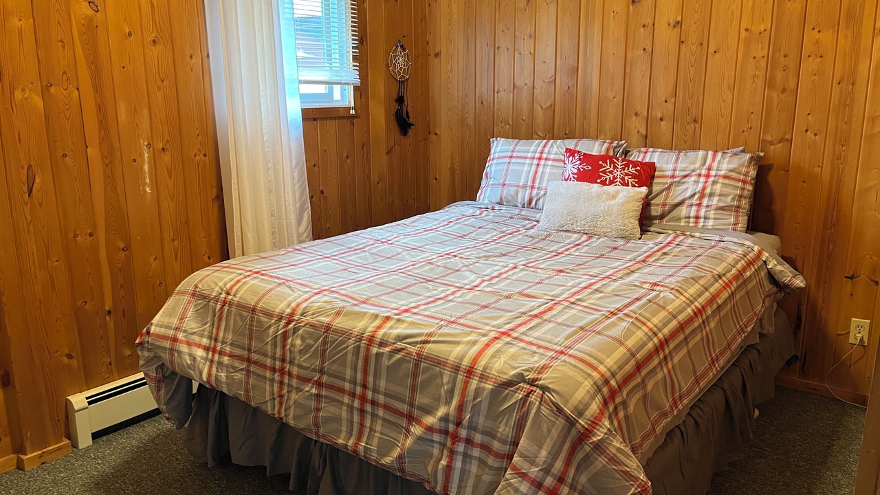 Photo of Bedroom in Unorganized Thunder Bay District