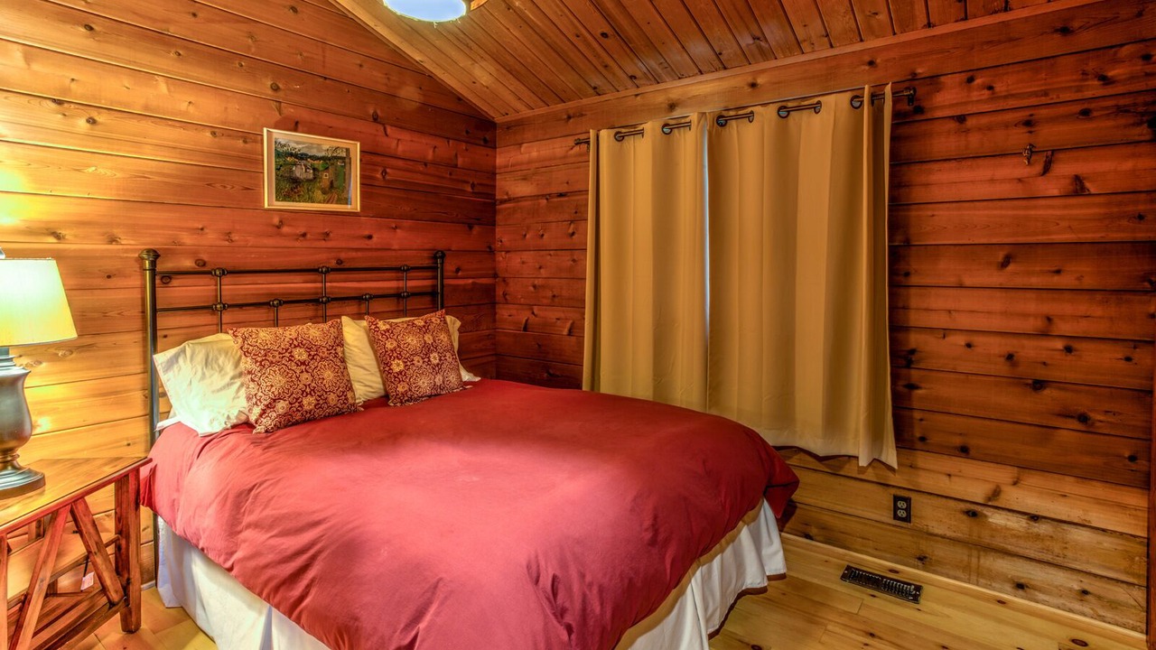 Photo of Bedroom in Bay City