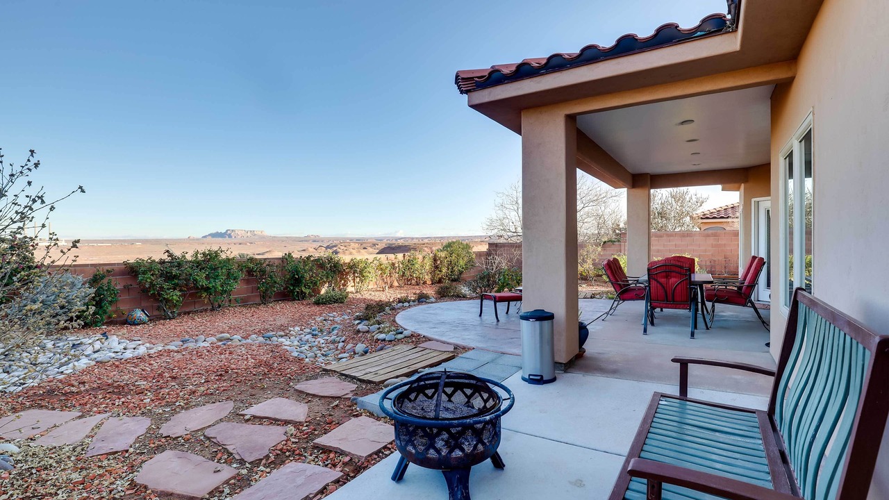 Photo of Outdoor in Page