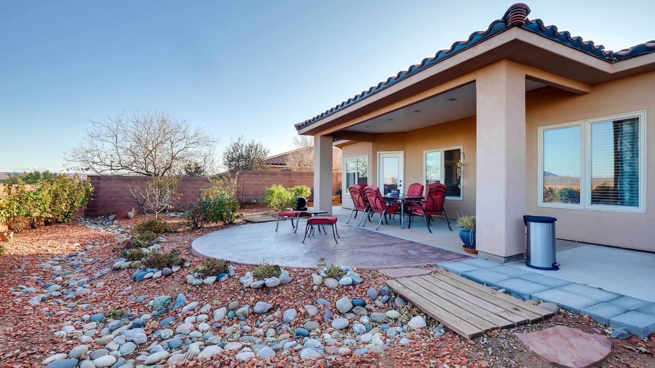 Photo of Outdoor in Page
