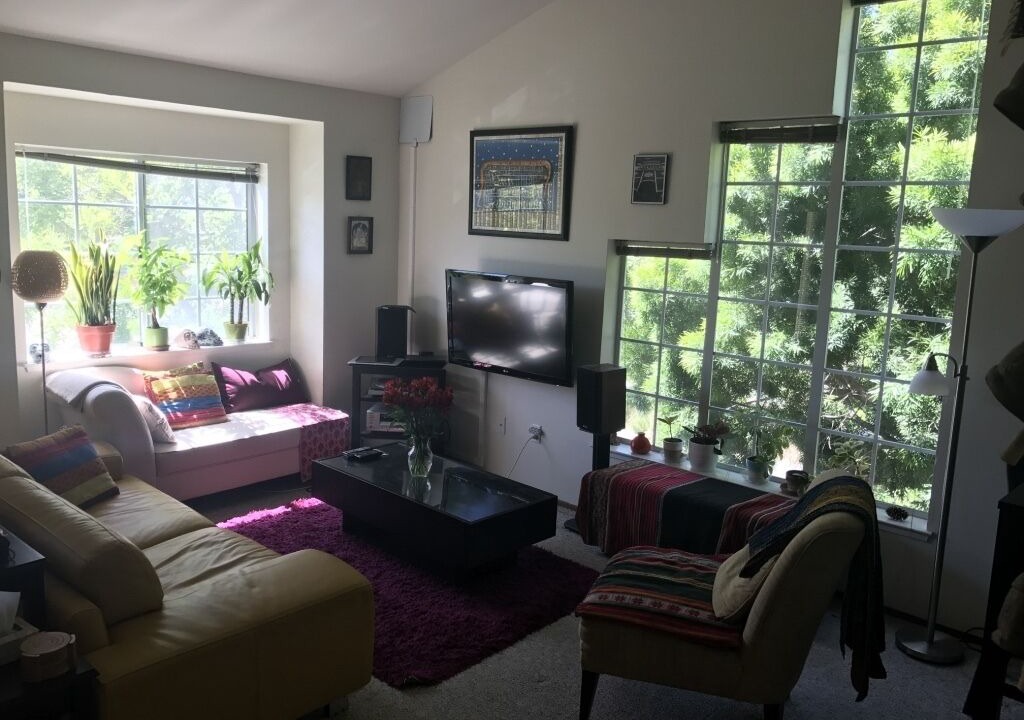 Photo of Livingroom in Central Berkeley