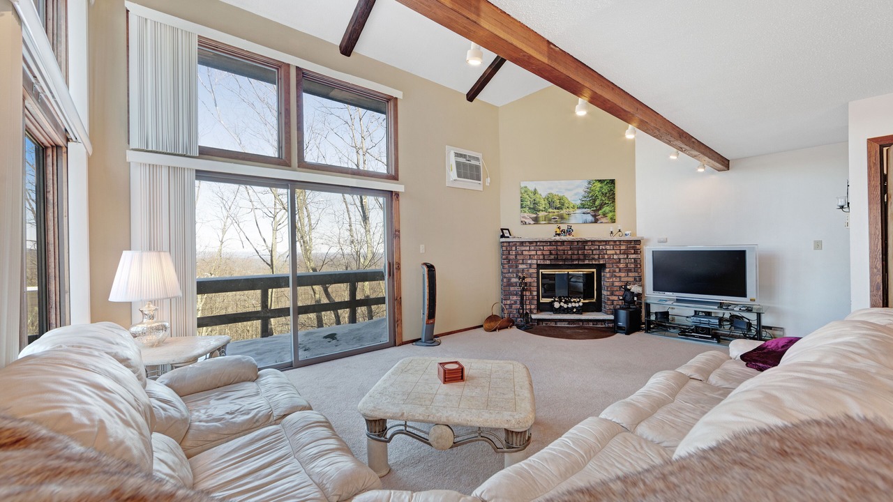 Photo of Livingroom in Tannersville