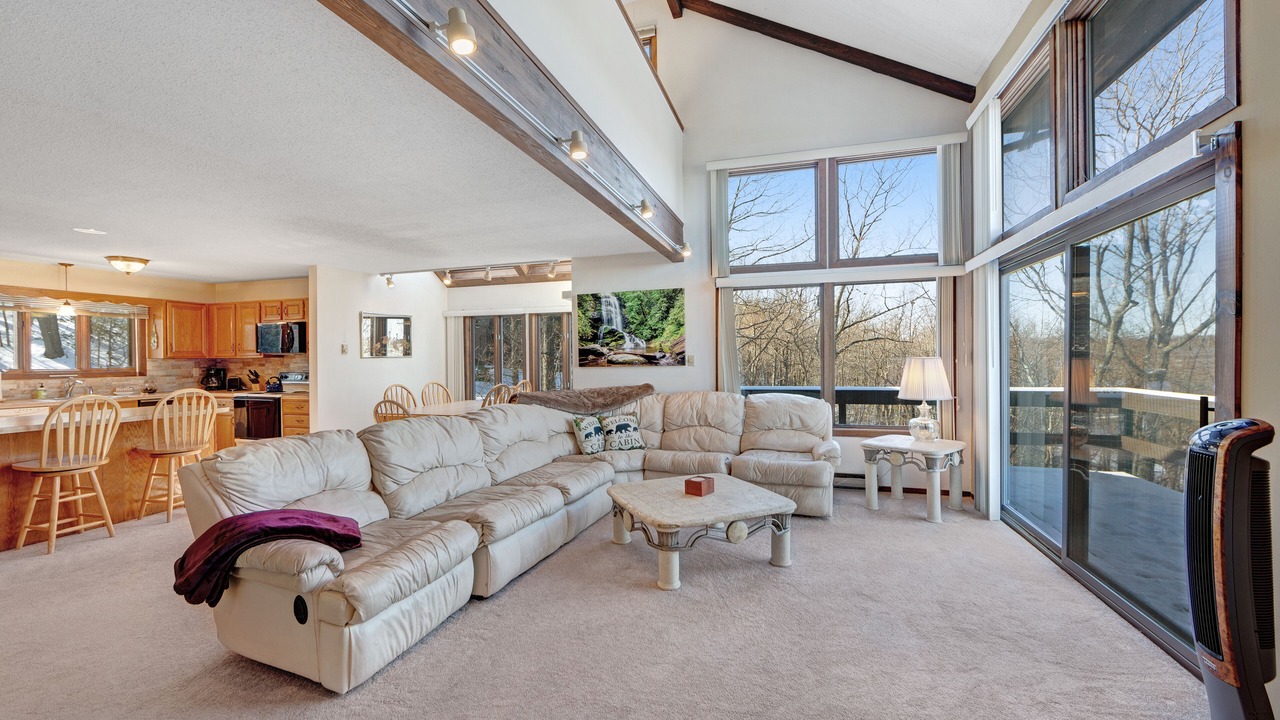 Photo of Livingroom in Tannersville