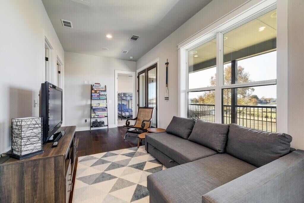 Photo of Livingroom in Granite Shoals