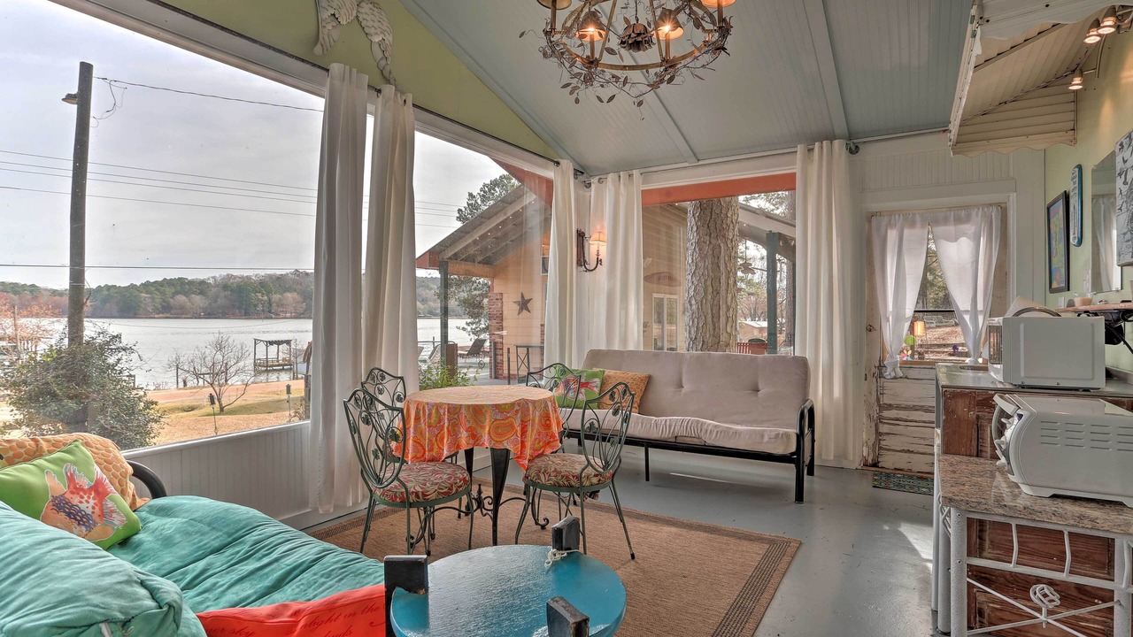 Photo of Livingroom in Pleasure Island
