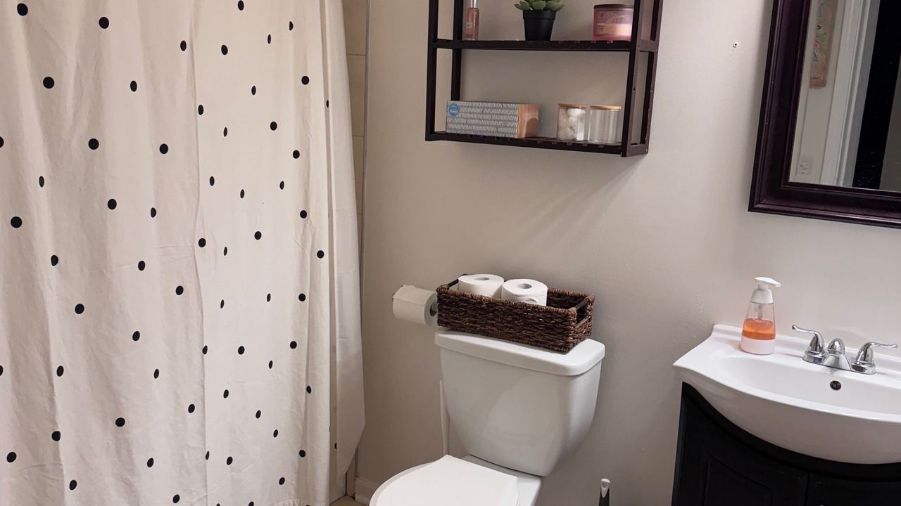 Photo of Bathroom in East Garfield Park