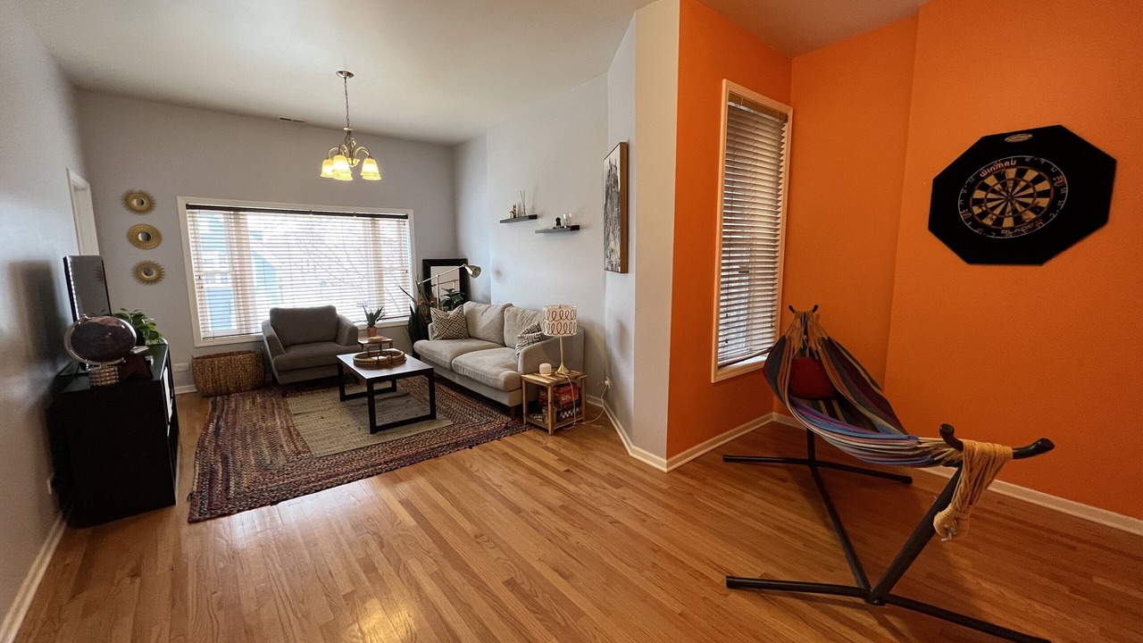 Photo of Livingroom in East Garfield Park