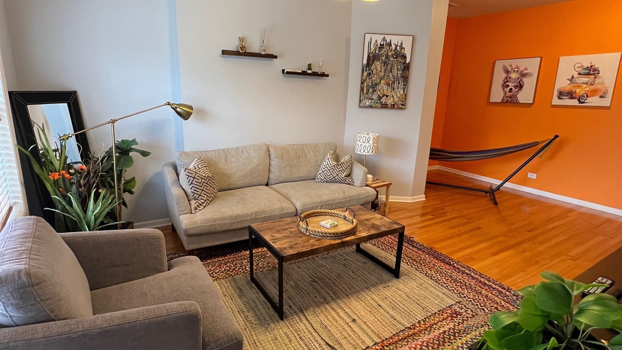 Photo of Livingroom in East Garfield Park