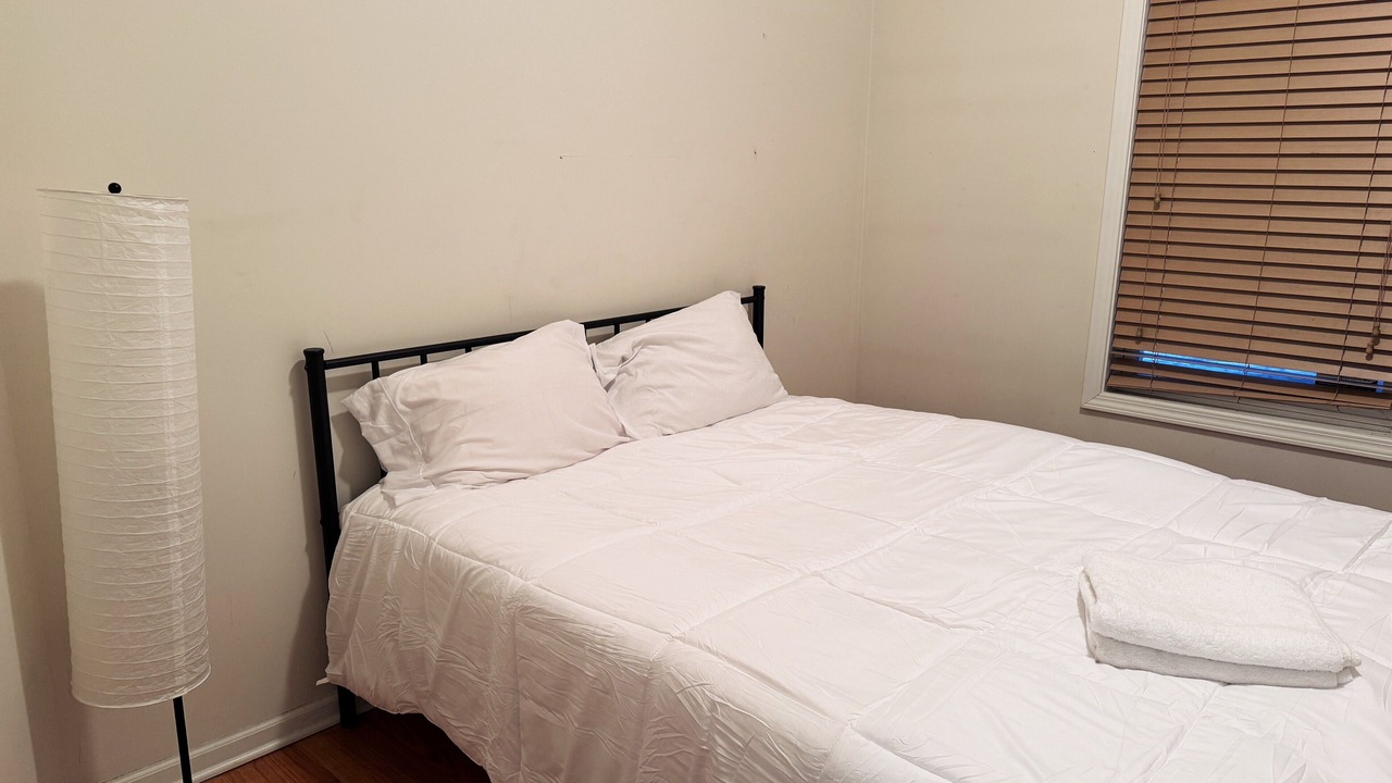 Photo of Bedroom in East Garfield Park