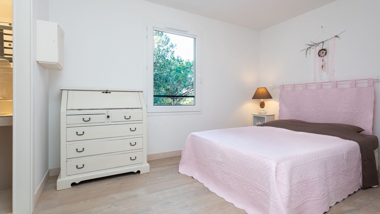 Photo of Bedroom in Bormes-Les-Mimosas