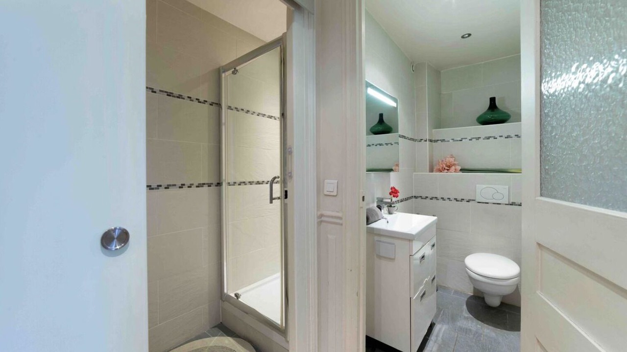Photo of Bathroom in Le Kremlin-Bicetre