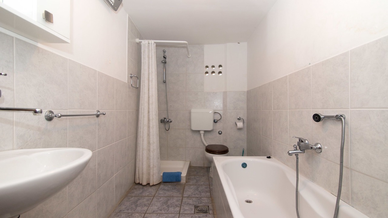 Photo of Bathroom in Vis