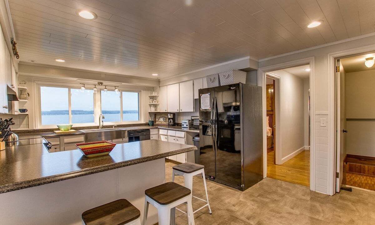 Photo of Others in Teall Beach