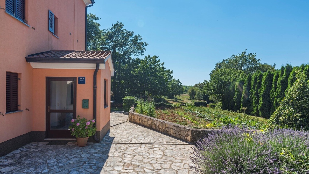 Photo of Outdoor in Matohanci