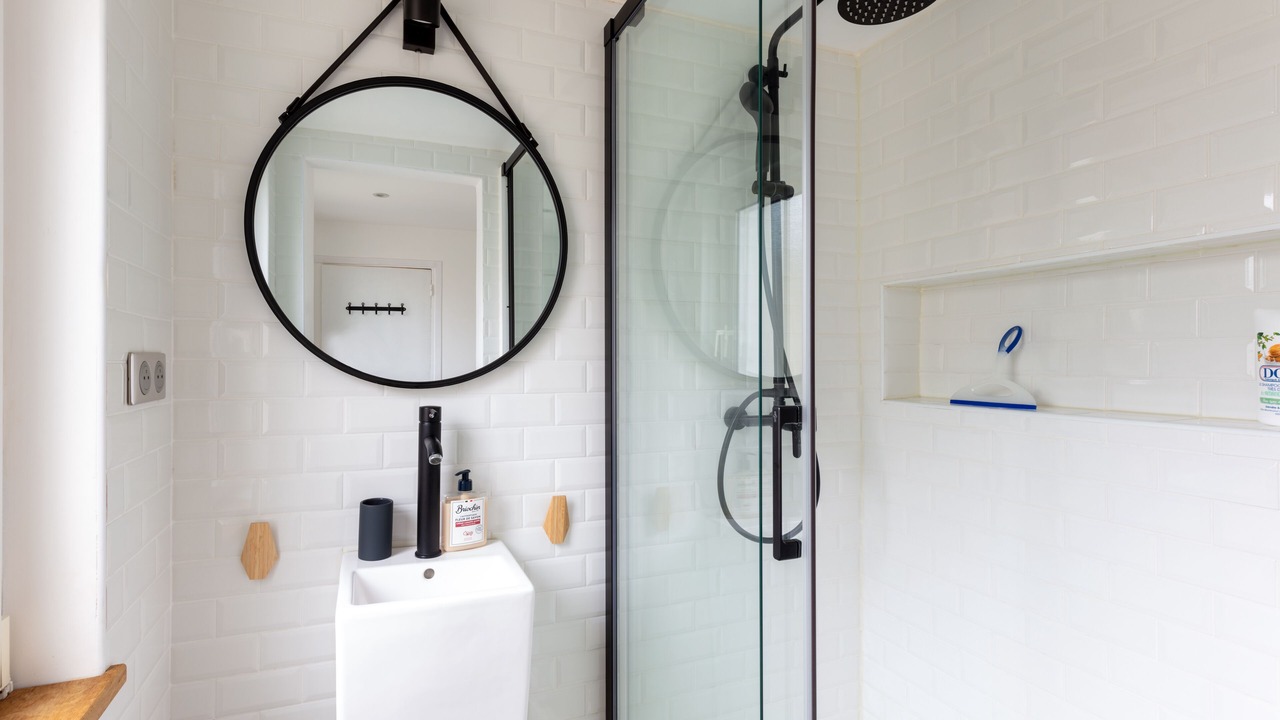 Photo of Bathroom in Saint-Martin-du-Littoral