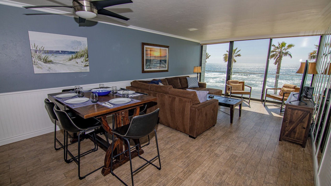 Photo of Livingroom in North Pacific Beach