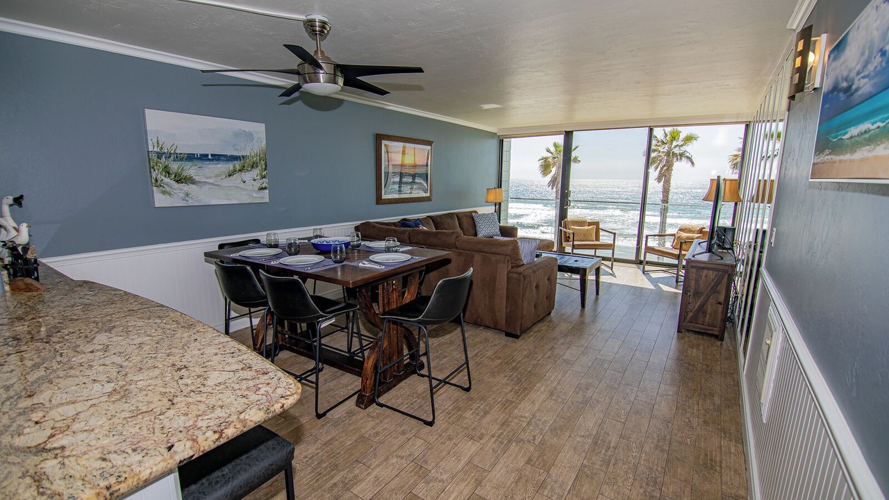 Photo of Livingroom in North Pacific Beach