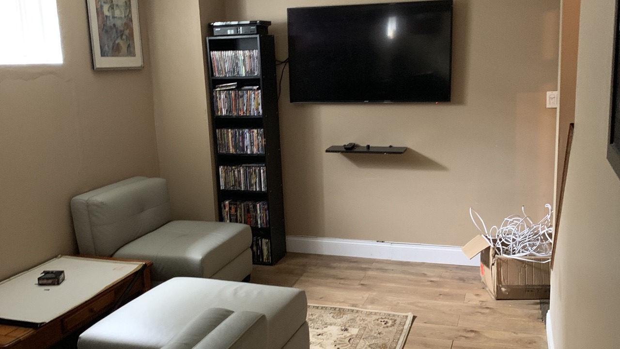 Photo of Livingroom in West Babylon