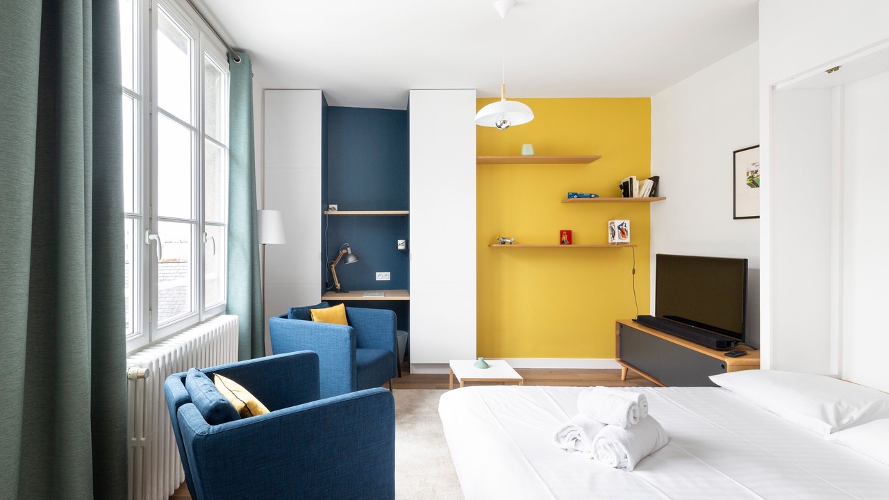 Photo of Bedroom in Graslin - Commerce