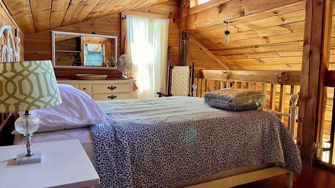 Photo of Bedroom in Hot Springs