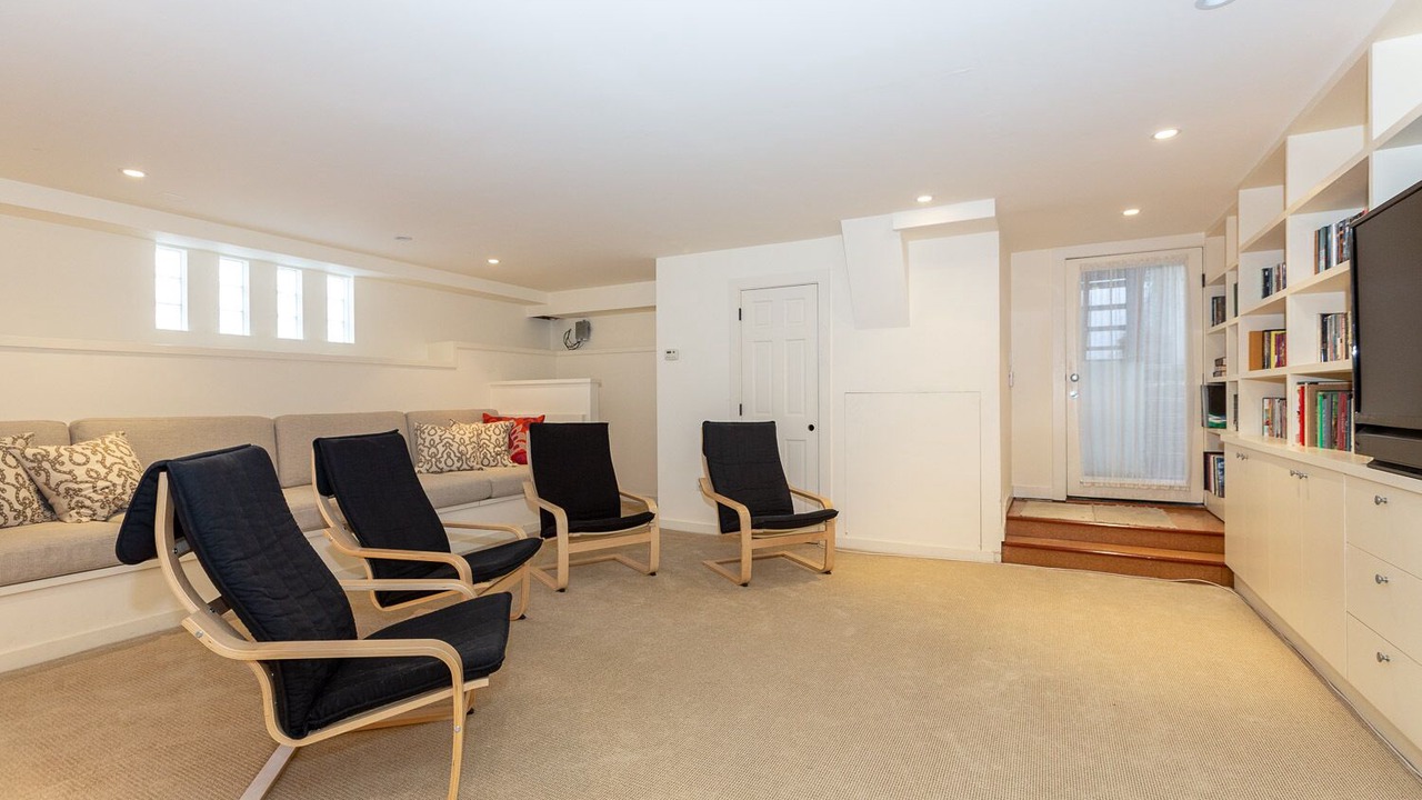 Photo of Livingroom in Lower Pacific Heights
