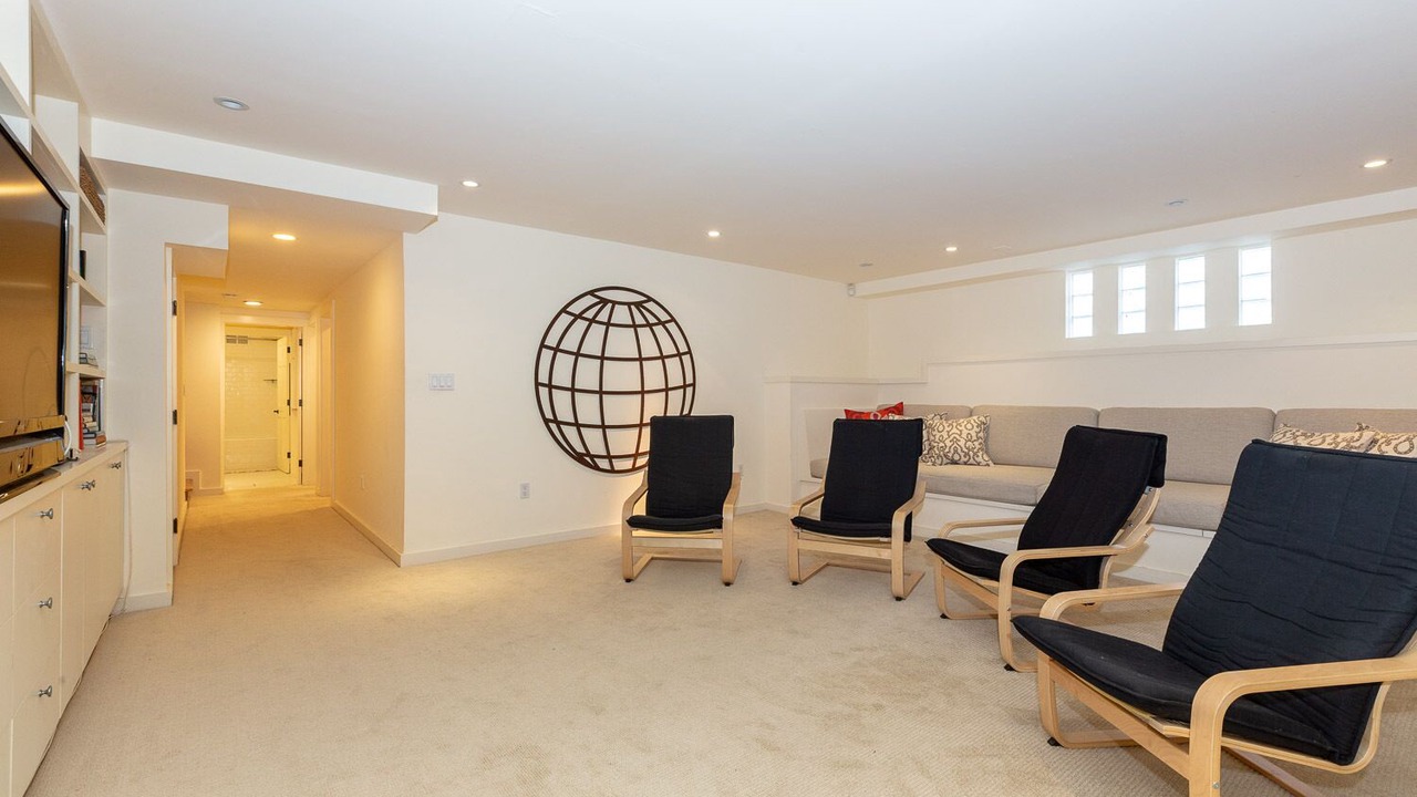 Photo of Livingroom in Lower Pacific Heights