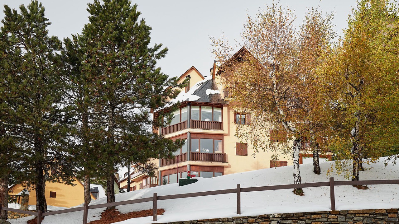 Photo of Outdoor in Beret