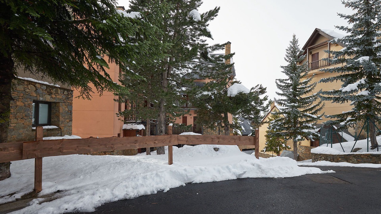 Photo of Outdoor in Beret