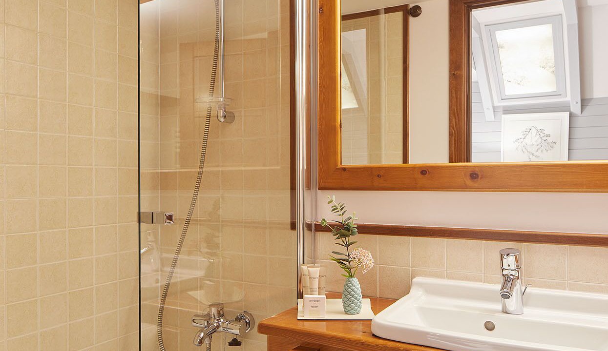 Photo of Bathroom in Beret