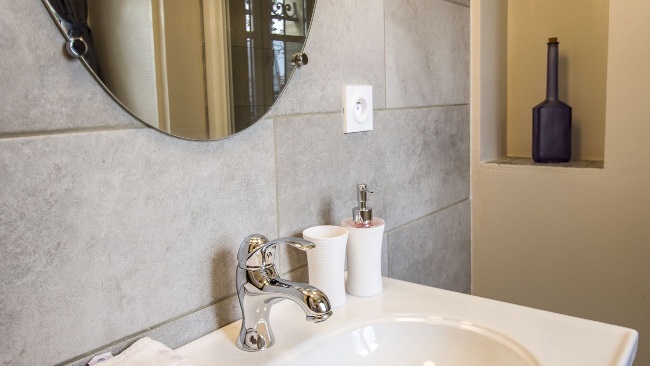 Photo of Bathroom in Carmes