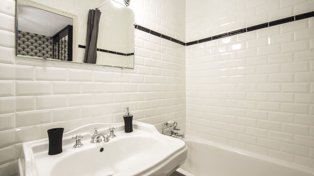 Photo of Bathroom in Carmes