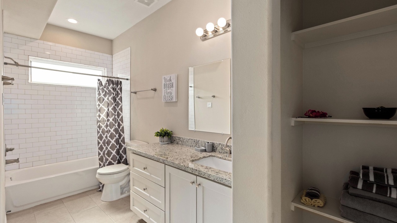 Photo of Bathroom in Garden Oaks