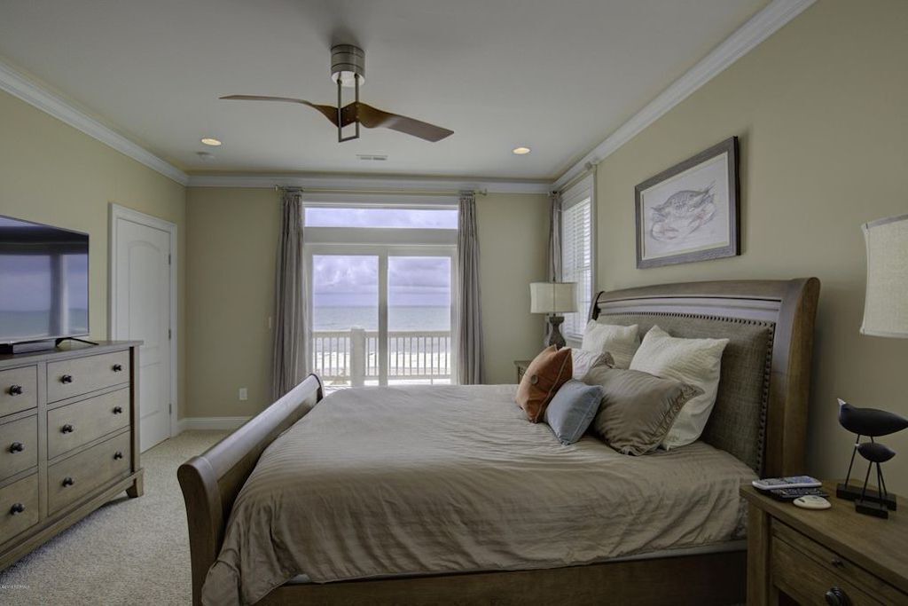 Photo of Bedroom in North Topsail Beach