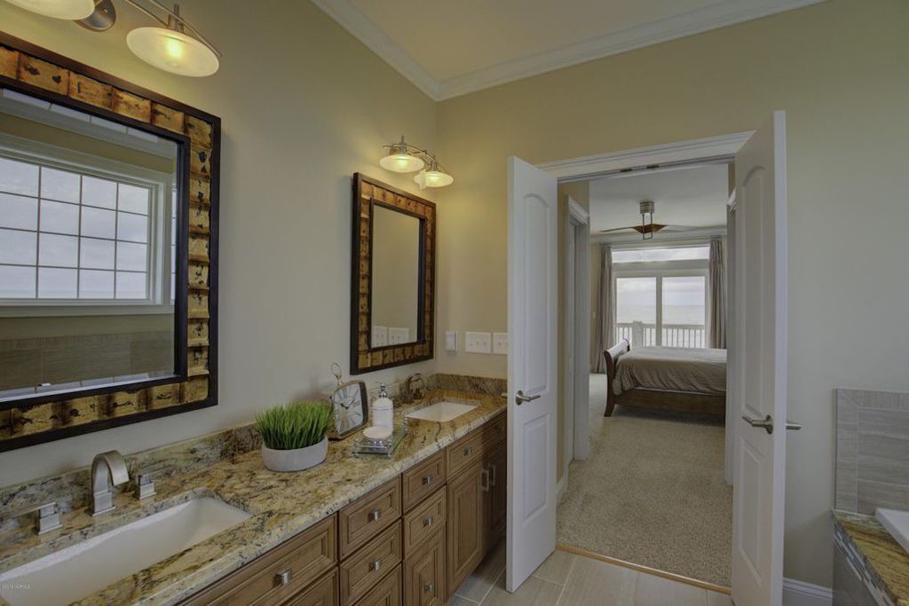 Photo of Bedroom in North Topsail Beach