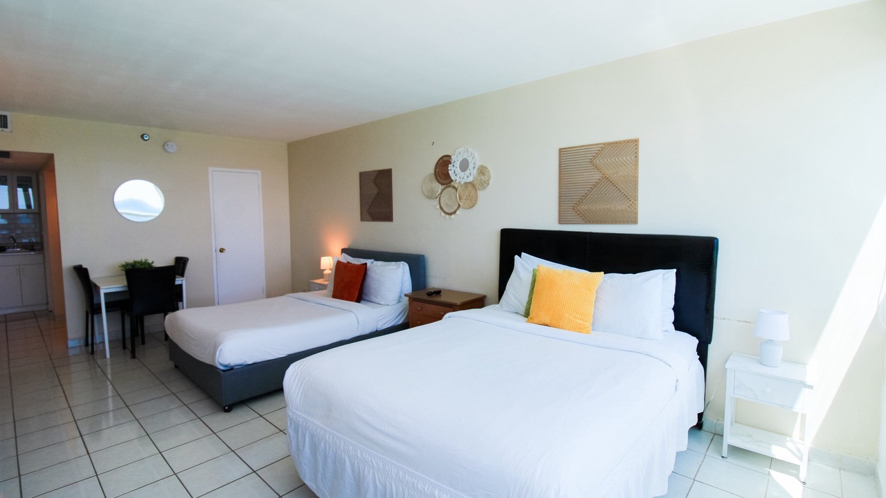 Photo of Bedroom in Mid Beach