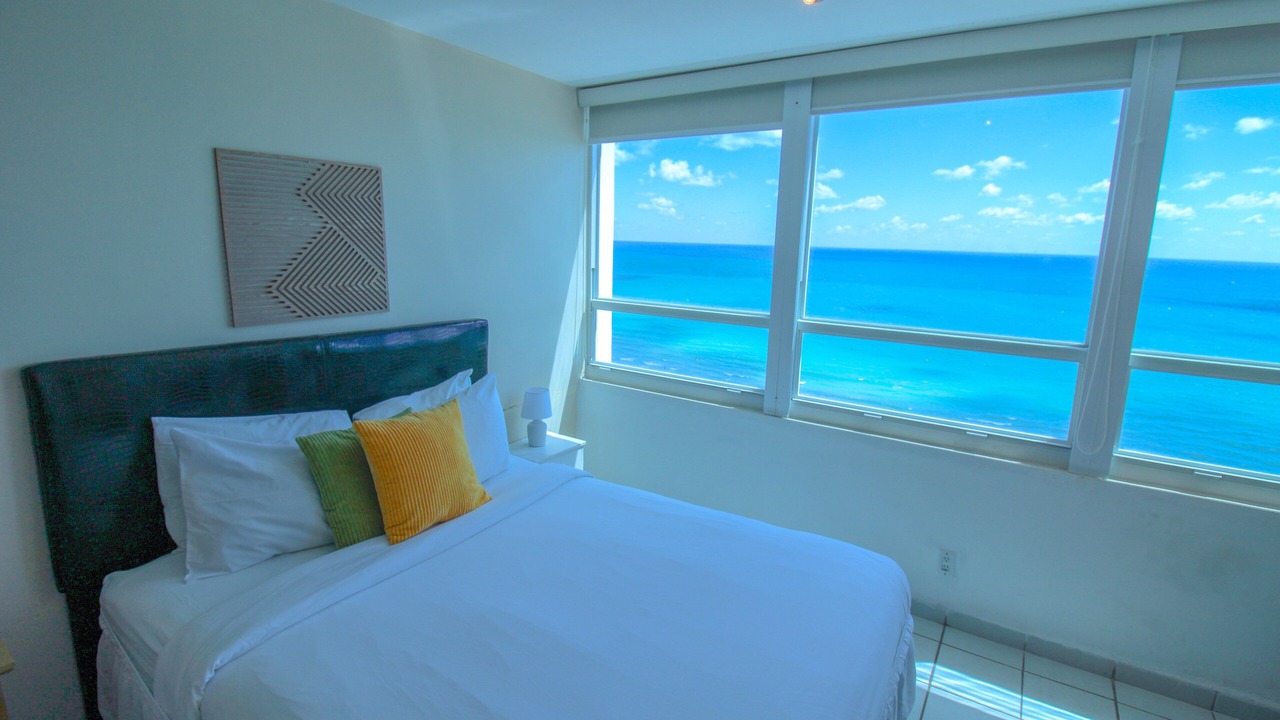 Photo of Bedroom in Mid Beach