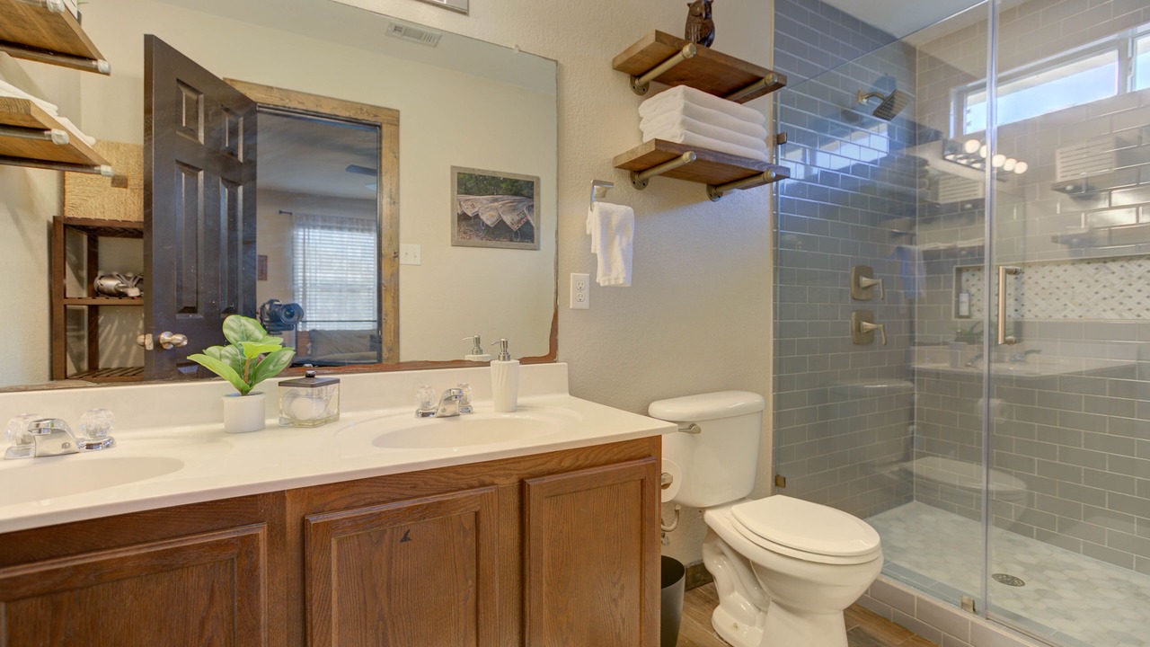 Photo of Bathroom in Manchaca