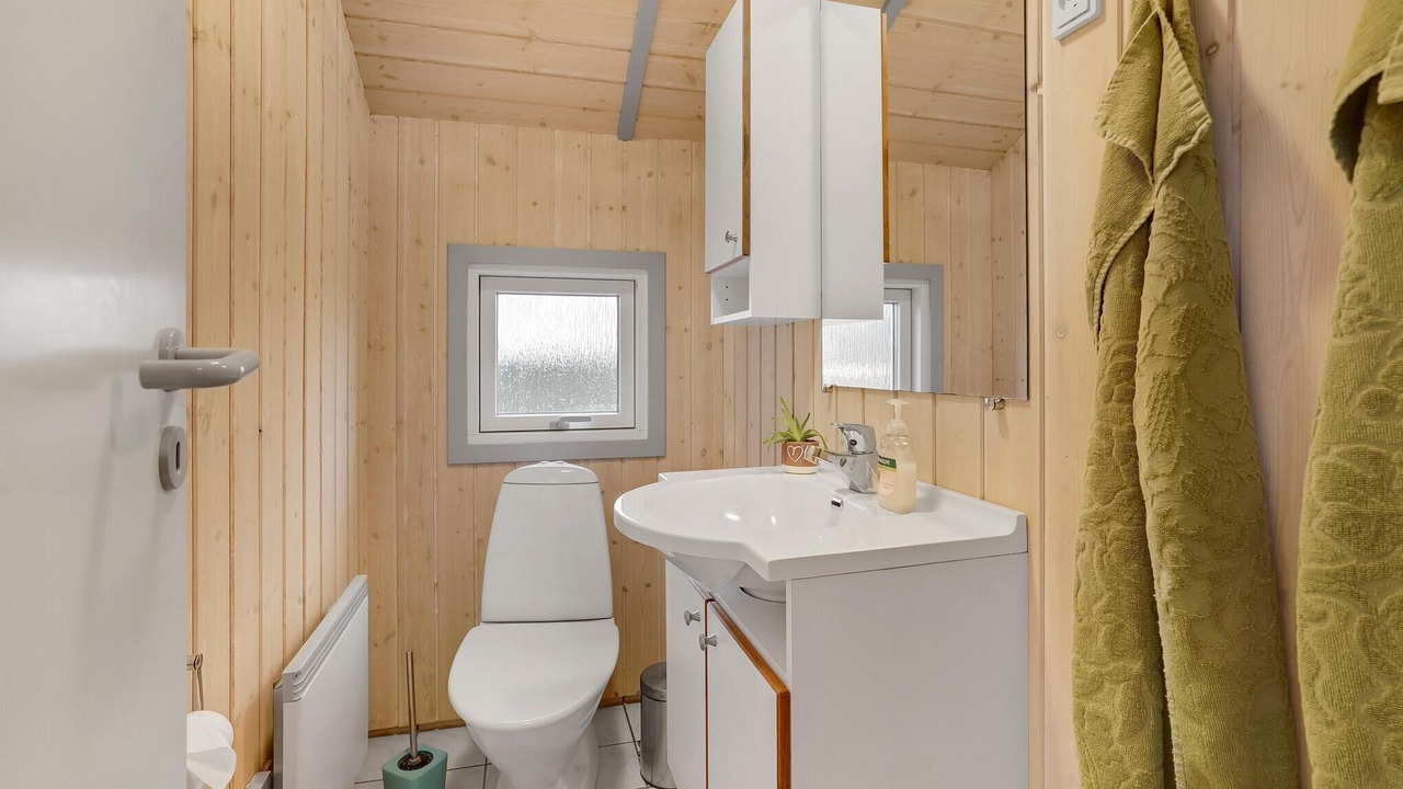 Photo of Bathroom in Flovt Strand