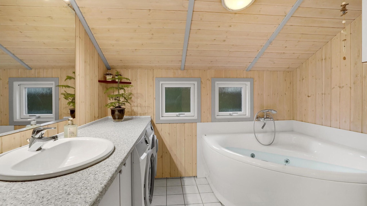 Photo of Bathroom in Flovt Strand