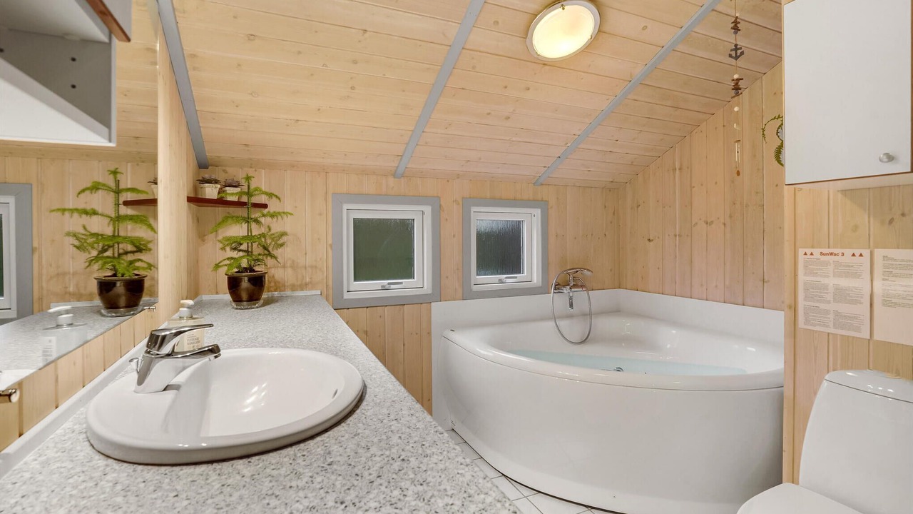 Photo of Bathroom in Flovt Strand