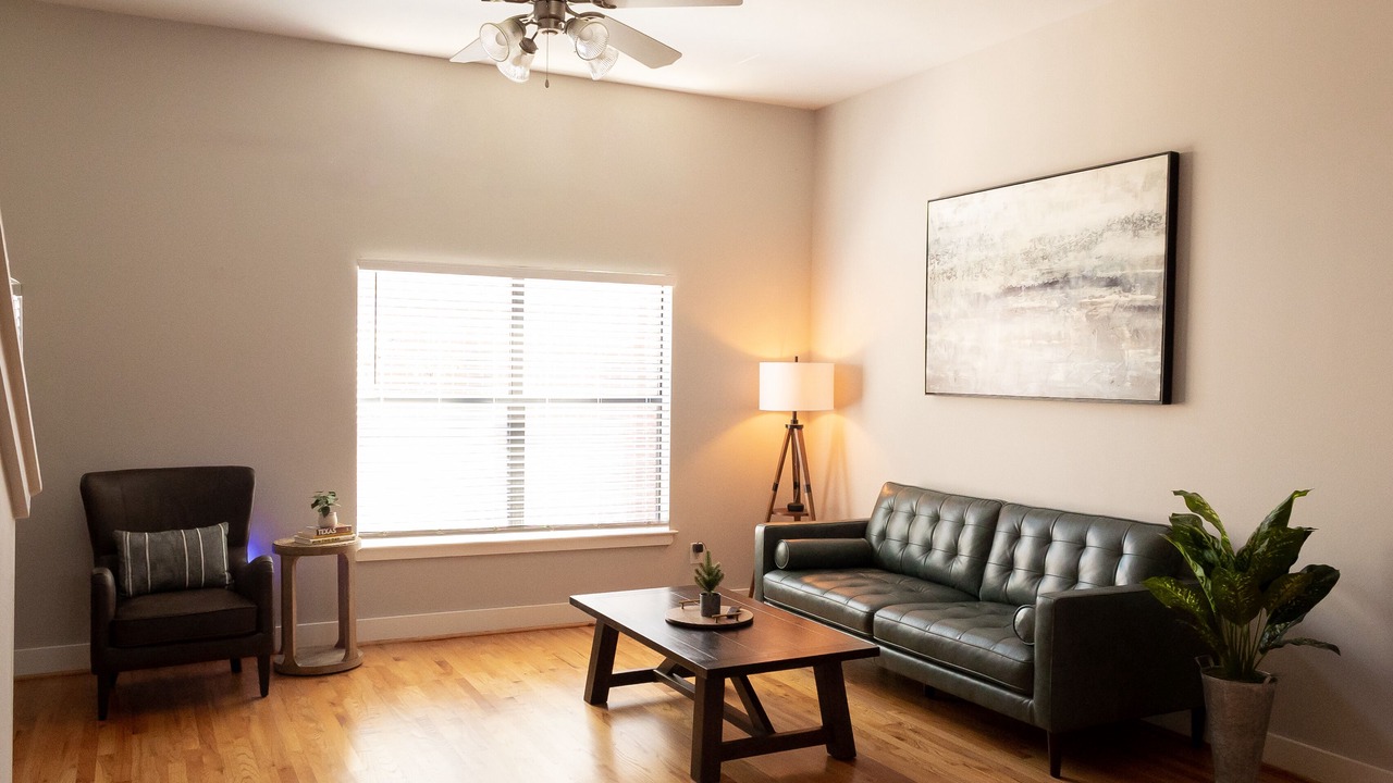 Photo of Livingroom in Woodlake - Briar Meadow