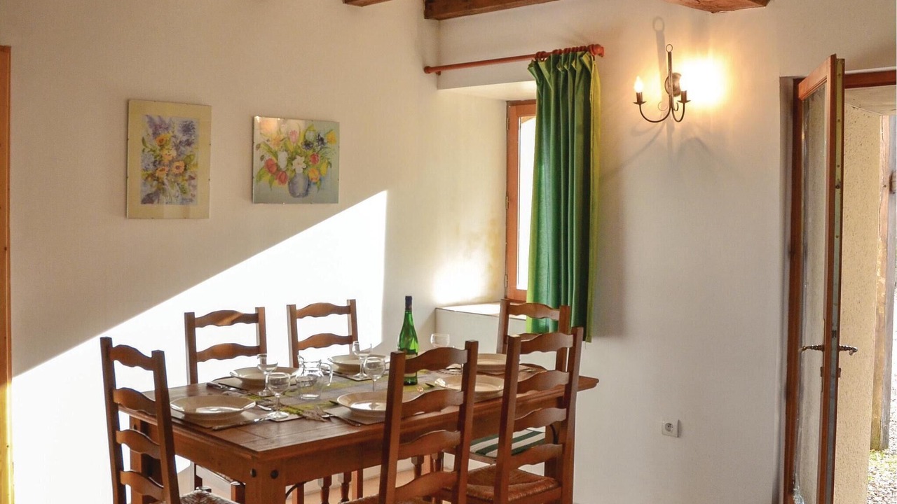 Photo of Bedroom in Noyant-Villages