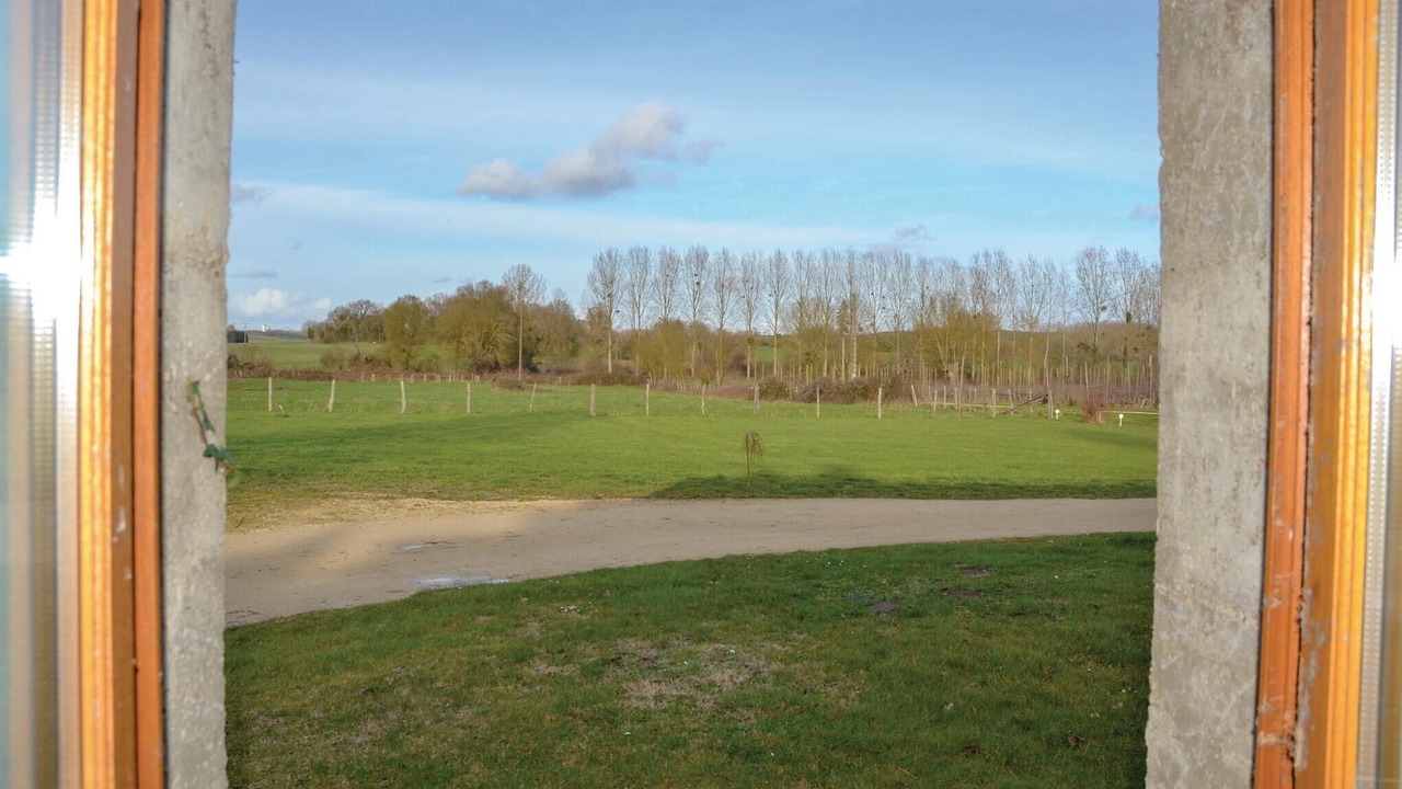 Photo of Bedroom in Noyant-Villages