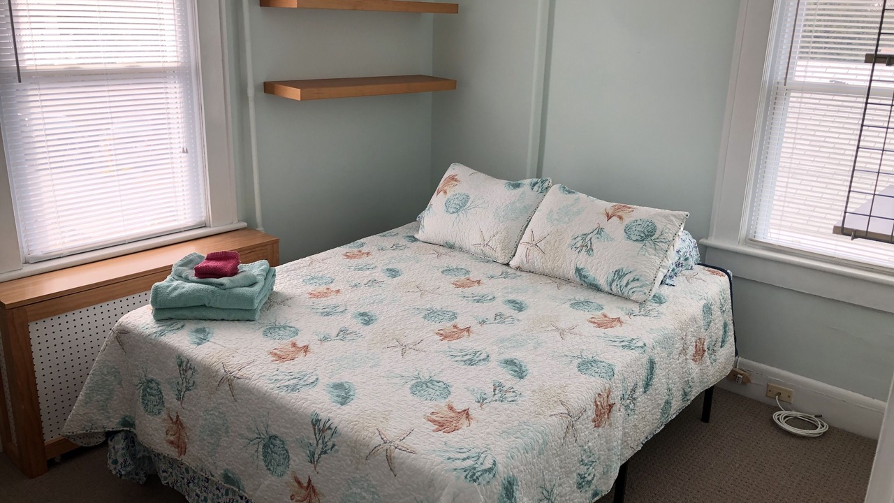 Photo of Bedroom in Willoughby Spit