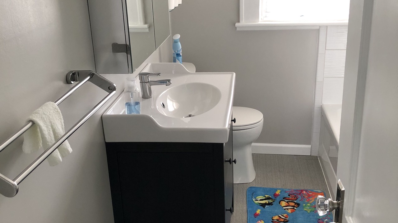 Photo of Bathroom in Willoughby Spit